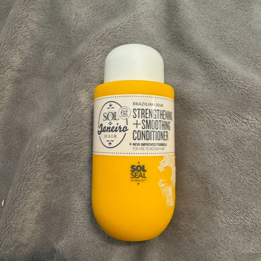 Sol de Janeiro Brazilian Joia Conditioner in Bright Yellow